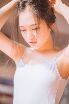 男女扒开双腿猛进入免费视频